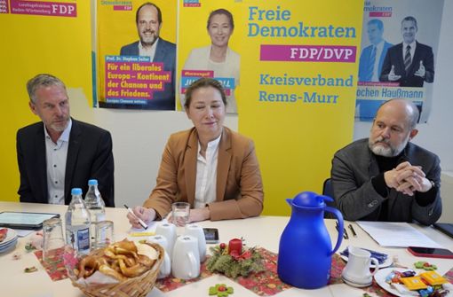 Die drei FDP-Parlamentarier aus dem Rems-Murr-Kreis: Die beiden Landtagsabgeordneten Jochen Haußmann aus Kernen und Julia Goll aus Waiblingen sowie der Bundestagsabgeordnete Stephan Seiter aus Fellbach (von links). Foto: FDP
