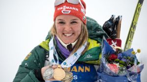 Bei der WM 2019 in Östersund hat sich Denise Herrmann einen Medaillensatz gesichert: Gold, Silber und Bronze Foto: dpa/Sven Hoppe