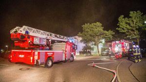 Bei einem Brand in Waiblingen musste die Feuerwehr mit einem Großaufgebot anrücken.  Foto: SDMG