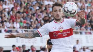 Den Ball im Blick: der VfB-Stürmer Anastasios Donis kommt trotz seiner Schnelligkeit noch nicht voll zum Zug. Foto: Baumann