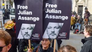 Unterstützer von Julian Assange vor dem Londoner High Court. Foto: Vuk Valcic/ZUMA Press Wire/dpa