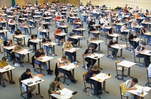 Rund 40 000 Realschüler schreiben die Deutsch-Abschlussprüfung nach. Foto: Harald_Schreiber