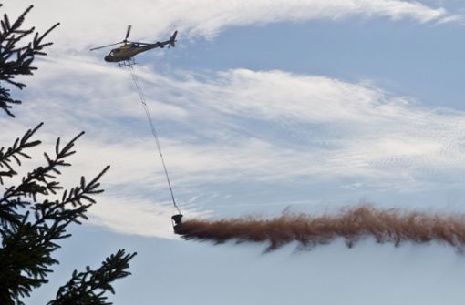 Ab Montag ist der Kalk-Hubschrauber wieder im Schwäbischen Wald unterwegs. Foto: dpa