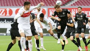 Der VfB Stuttgart gewann vor leeren Rängen im Regen 5:1 gegen die Gäste aus Sandhausen. Foto: Pressefoto Bauman/Hansjvºrgen Br/Hansjürgen Britsch