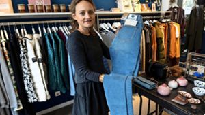 Cornelia Würbser verkauft nur nachhaltig produzierte Kleidung. Foto: Leif Piechowski