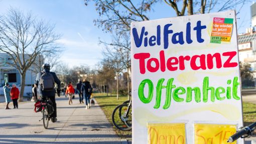 Für Vielfalt, Toleranz und Offenheit sprachen sich auch immer wieder Bürger auf Demos im Kreis Böblingen aus. Foto: Eibner-Pressefoto/Sandy Dinkelacker