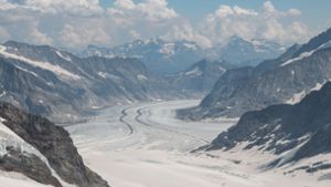 Das Foto zeigt den Großen Aletsch-Gletscher in der Schweiz. Der Klimawandel lässt die Gletscher in den Alpen schwinden. Foto: Christian Sommer/FAU/dpa