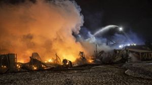 Das Gebäude eines Tierfutter-Vertriebs in Meßstetten wurde bei dem Brand komplett zerstört. Foto: 7aktuell.de/Simon Adomat
