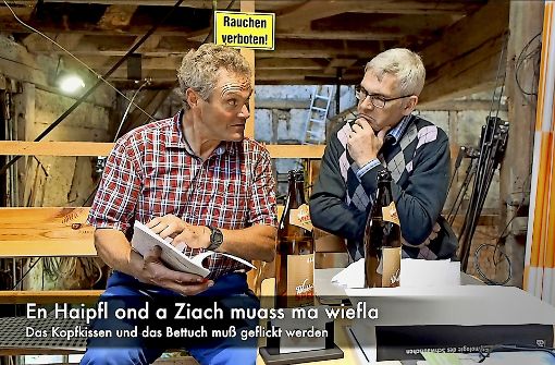 Manchmal braucht es Untertitel: Richard Metz (li.) und Gerold Jäggle in einer Folge der Schwäbisch-Reihe „Kanal Dialekt“ Foto: Jäggle