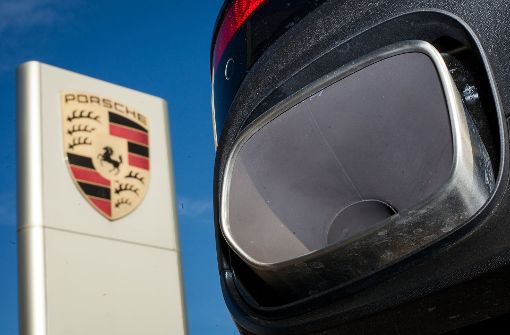 Wegen einer unzulässigen Abschalteinrichtung bei Diesel-Motoren ruft Porsche Cayenne-Geländewagen zurück. Foto: dpa