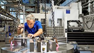 Das Geschäft beim Werkzeugmaschinenhersteller Heller brummt. Hier ein Blick in die Fertigung in Nürtingen. Foto: Heller