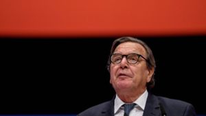 Altkanzler Gerhard Schröders Tätigkeit für Rosneft bleibt umstritten. Foto: AFP