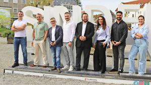 Für einen bunteren Gemeinderat wollen sich Kandidaten von „Vielfalt“ wie Serdar Şevik (vierter von links) einsetzen. Foto: Bündnis der Vielfalt