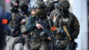 Zwei Beamte des Spezialeinsatzkommandos (SEK) Sachsen haben nach Angaben des Landeskriminalamtes in eine dienstliche Liste den Namen des Rechtsterroristen Uwe Böhnhardt eingetragen. (Symbolbild) Foto: dpa