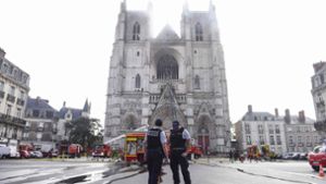 Gegen den Tatverdächtigen wurde eine Woche nach dem Brand in der französischen  Kathedrale ein Ermittlungsverfahren eingeleitet. Foto: AFP/SEBASTIEN SALOM-GOMIS