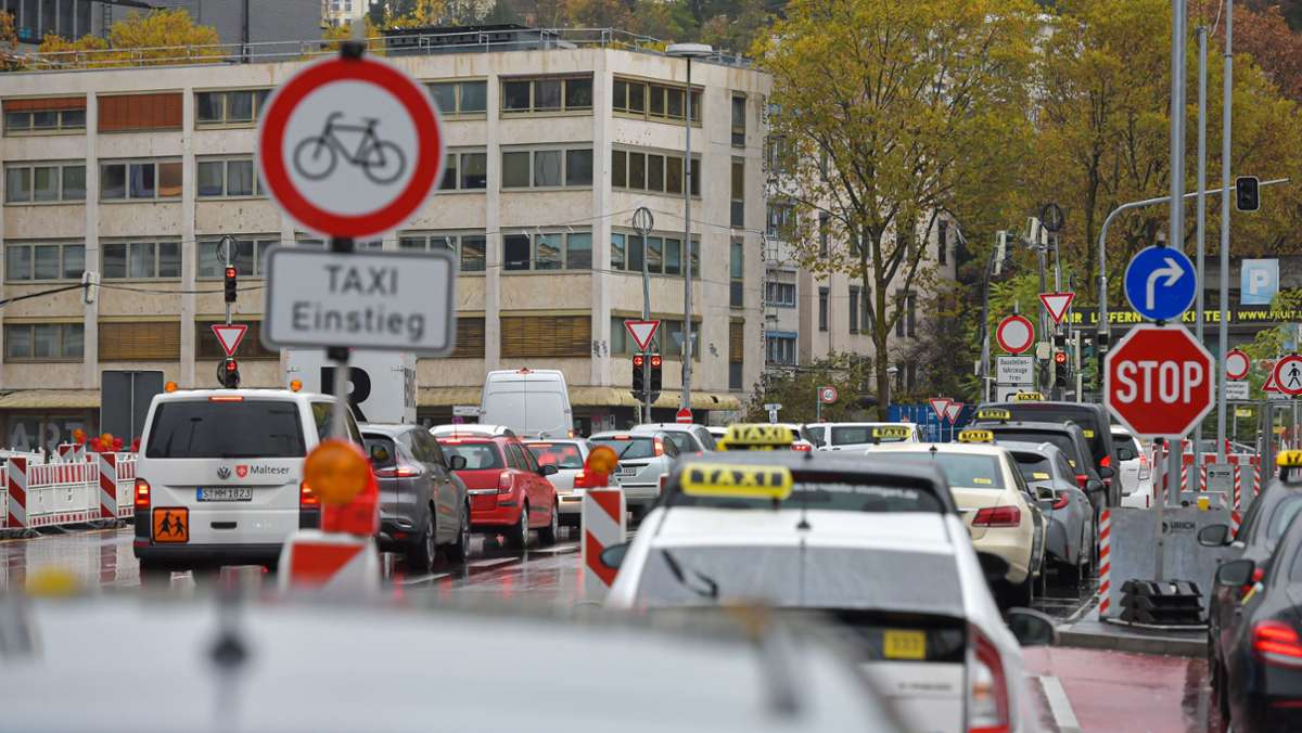 Mobilität in Stuttgart: Weniger und kleinere Autos wären besser