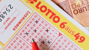 Ein äußerst seltener Zufall ergab sich bei den Ziehungen von Lotto 6 aus 49 in Saarbrücken und dem Eurojackpot in Helsinki: gleich vier Zahlen stimmten bei beiden überein. (Symbolbild) Foto: imago images/Eibner/Fleig / Eibner-Pressefoto via www.imago-images.de