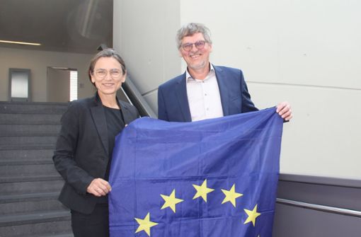 Martina Klärle und Raimund Hudak sind ganz auf Europa eingestellt. Foto: DHBW/Clemens Weingärtner