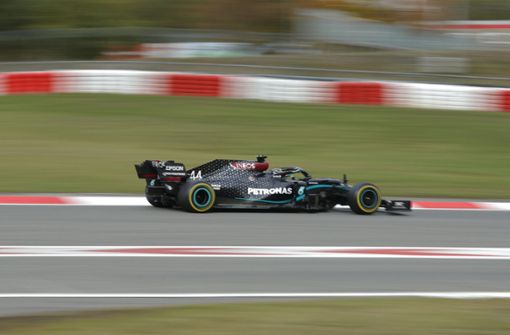 Lewis Hamilton hat den elften Saisonlauf der Formel 1 am Nürburgring gewonnen. Foto: AP/Ronald Wittek
