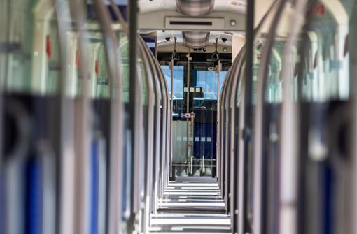 Um 1,9 Prozent sollen die Fahrkarten für Bus und Bahn im nächsten Jahr steigen. Foto: KS-Images.de / Karsten Schmalz/Karsten Schmalz