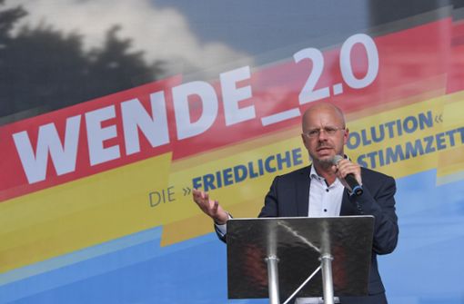 Kurz vor der Landtagswahl holt den AfD-Spitzenkandidaten Andreas Kalbitz die Vergangenheit ein. Foto: dpa