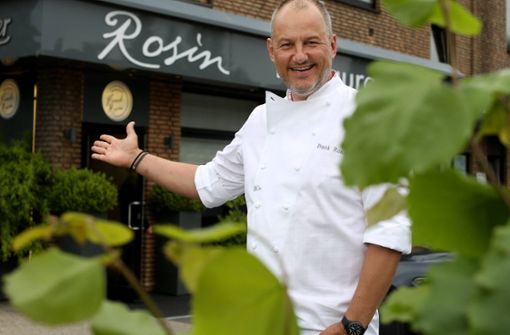Frank Rosin vor seinem Lokal „Rosin“ in Dorsten (Archivbild). Foto: imago images / biky/imago stock&people