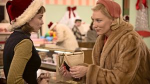 Rooney Mara (li.) und Cate Blanchett in einer ­Szene von „Carol“ Foto: D