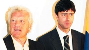 Karl-Heinz Feldkamp (links) und Joachim Löw trainierten 1999 zeitgleich die Istanbuler Lokalrivalen Beşiktaş und Fenerbahçe. Foto: dpa/Star