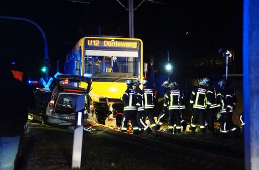 In Remseck hat es einen schweren Stadtbahnunfall gegeben. Foto: Andreas Rosar Fotoagentur-Stuttgart