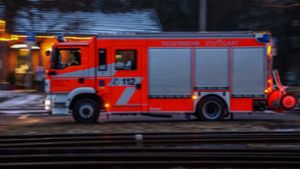 Die Feuerwehr musste am Dienstag zur Justizvollzugsanstalt nach Stammheim ausrücken. Foto: SDMG