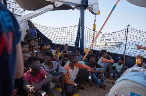 Flüchtlinge an Bord der Sea Watch 3 Foto: dpa/Fabian Heinz