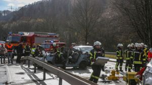 Bei einem Auffahrunfall im Kreis Göppingen wurden zwei Personen schwer verletzt. Foto: 7aktuell.de/Christina Zambito