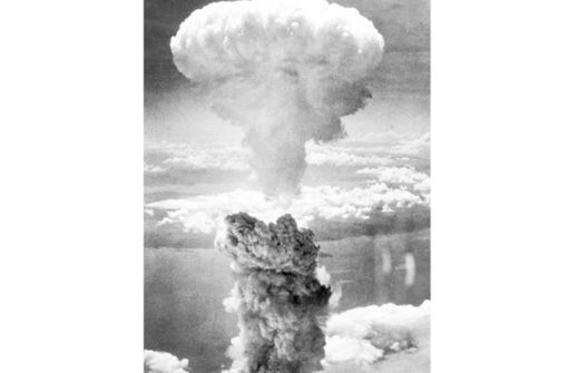 Atombomben richten große Zerstörung an (auf dem Bild Nagasaki in Japan im Jahr Foto: dpa