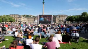 Das Trickfilmfestival hat die Besucher auf den Stuttgarter Schlossplatz gelockt. Foto: dpa