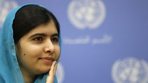 Malala Yousafzai hat Vorbildcharakter, weil sie sich für die schulische Bildung von Mädchen einsetzt und sich auch von den Taliban nicht einschüchtern lässt, nicht einmal durch einen Anschlag. Die 18-Jährige hat bereits den Friedensnobelpreis erhalten. Foto: EPA