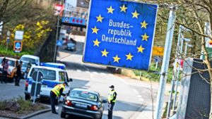 An der deutsch-französischen Grenze wird vorerst weiterhin kontrolliert (Archivbild). Foto: picture alliance/dpa/Oliver Dietze
