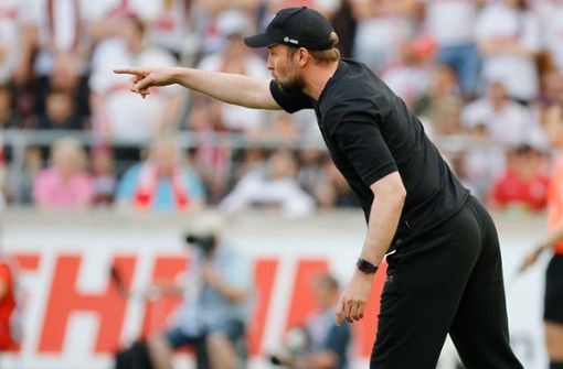 Der VfB-Coach Sebastian Hoeneß gibt die Richtung vor. Foto: Pressefoto Baumann/Volker Müller