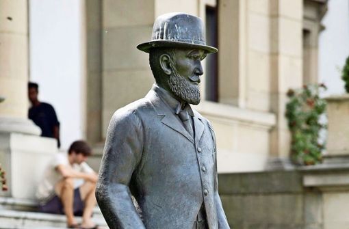 Die Statue von König Wilhelm II stand früher vor dem   Stadtpalais. Foto: /Michael Steinert