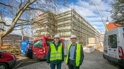 Bereits vor einem Jahr eine Baustelle: Das Klinikum Esslingen. Inzwischen ist der erste Bauabschnitt längst fertig. Nun soll es weitergehen. Foto: Roberto Bulgrin/bulgrin