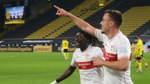 Sie bildeten in Dortmund einen famosen VfB-Angriff: Tanguy Coulibaly und Philipp Förster. Foto: Baumann