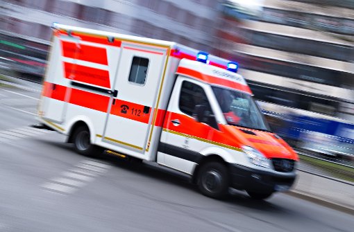 Der Notarzt konnte den 41-Jährigen nicht mehr retten. Er wurde im Stuttgarter Norden von einem Gabelstapler überrollt. Foto: dpa