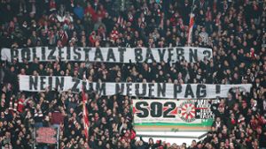 Viele Fußballfans, auch die des VfB Stuttgart, protestieren seit einiger Zeit intensiv gegen das PAG. Foto: Pressefoto Baumann