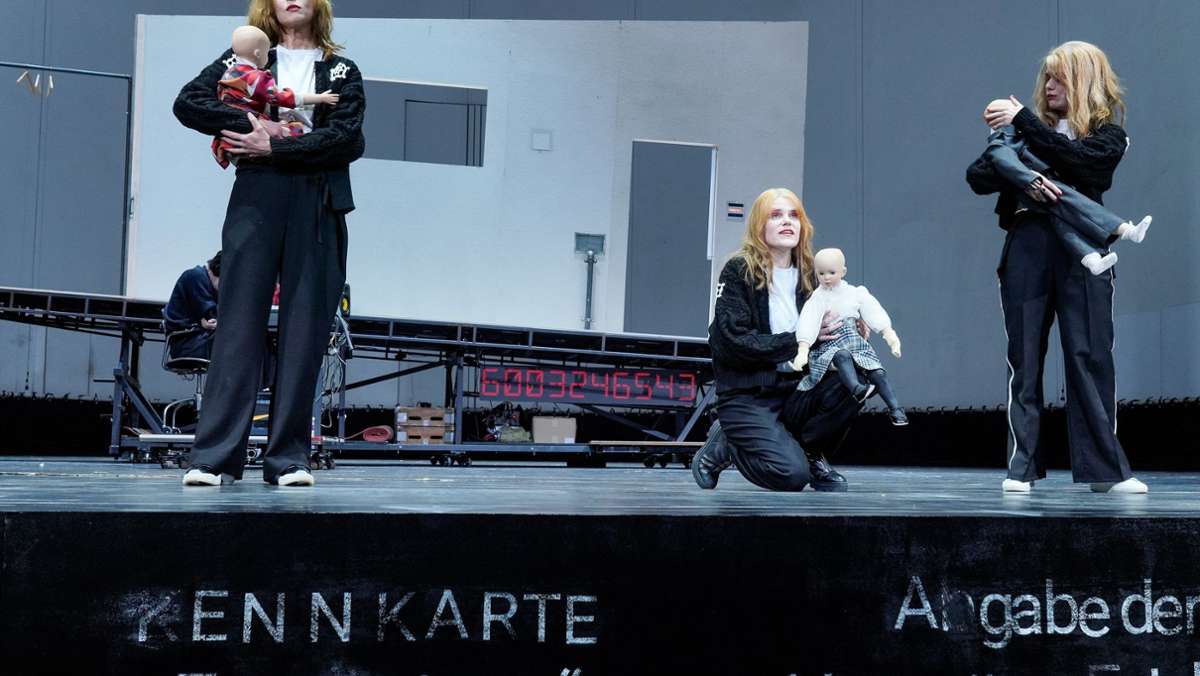Zwei Premieren von Jelinek im Theater: Warum Elfriede Jelinek die Theatersonnenkönigin der Saison ist