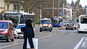 Ausgerechnet die Wilhelmstraße ist  fürs Erste vom Tempolimit ausgenommen  – wegen der vielen Busse, die dort verkehren. Foto: factum/Simon Granville
