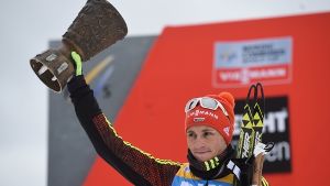 Eric Frenzel gewinnt den Weltcup in Schonach. Foto: dpa