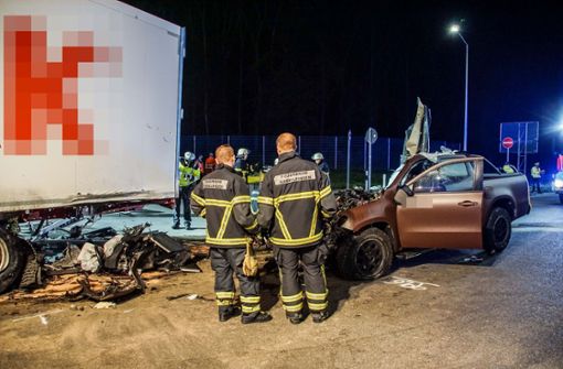 Bei einem Unfall auf einem Autobahnparkplatz nahe Sindelfingen ist ein Mann gestorben. 			- Foto: SDMG