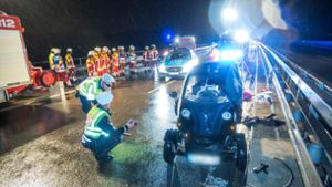 Der Fahrer des  Mini-Elektroautos wird bei dem Unfall tödlich verletzt. Foto: 7aktuell.de/Simon Adomat