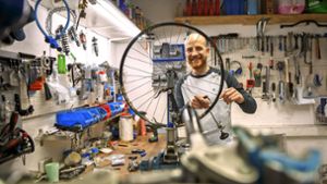 Martin Fischer ist der Inhaber des Radgeschäfts Fahrschneller im Stuttgarter Westen.Foto: Lichtgut/Julian Rettig Foto:  