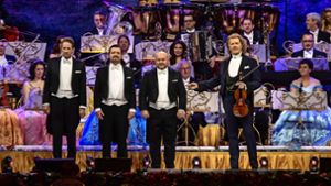 André Rieu mit den Platin Tenors und Musikern des Johann-Strauß-Orchesters Foto: Lichtgut/Julian Rettig
