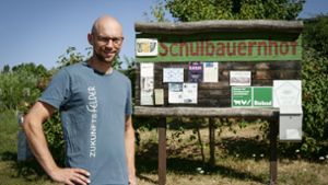 Der 36-jährige Jugend- und Heimerzieher Florian Aufrecht  leitet den Schulbauernhof Zukunftsfelder im Stadtteil Korntal Foto: Simon Granville